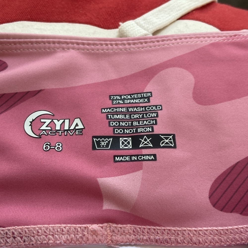 Zyia light and tight pink camo crops​​​​​​​ - Picture 5 of 5